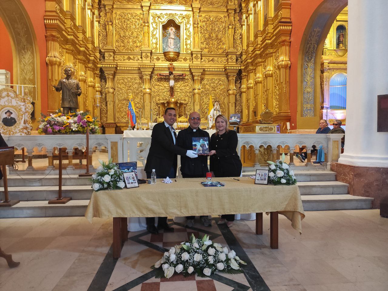 photo_5179437281889160039_y