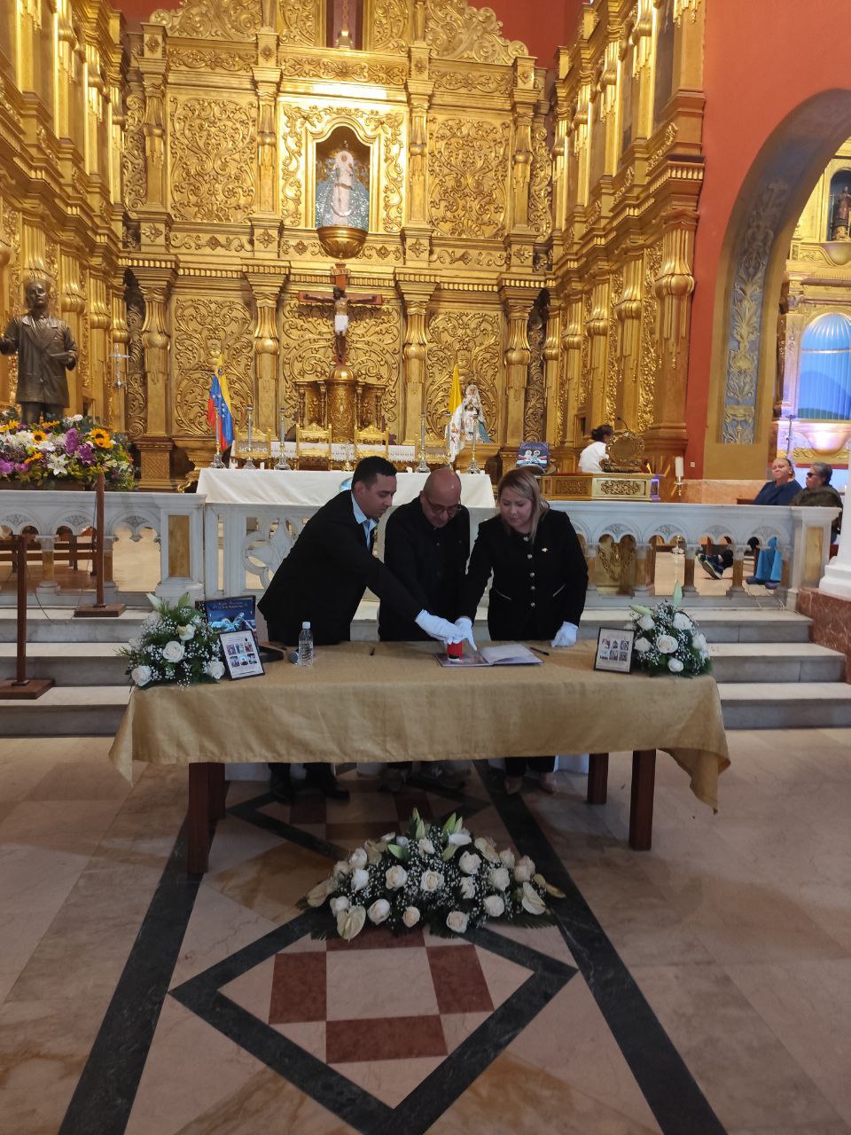 photo_5179437281889160060_y